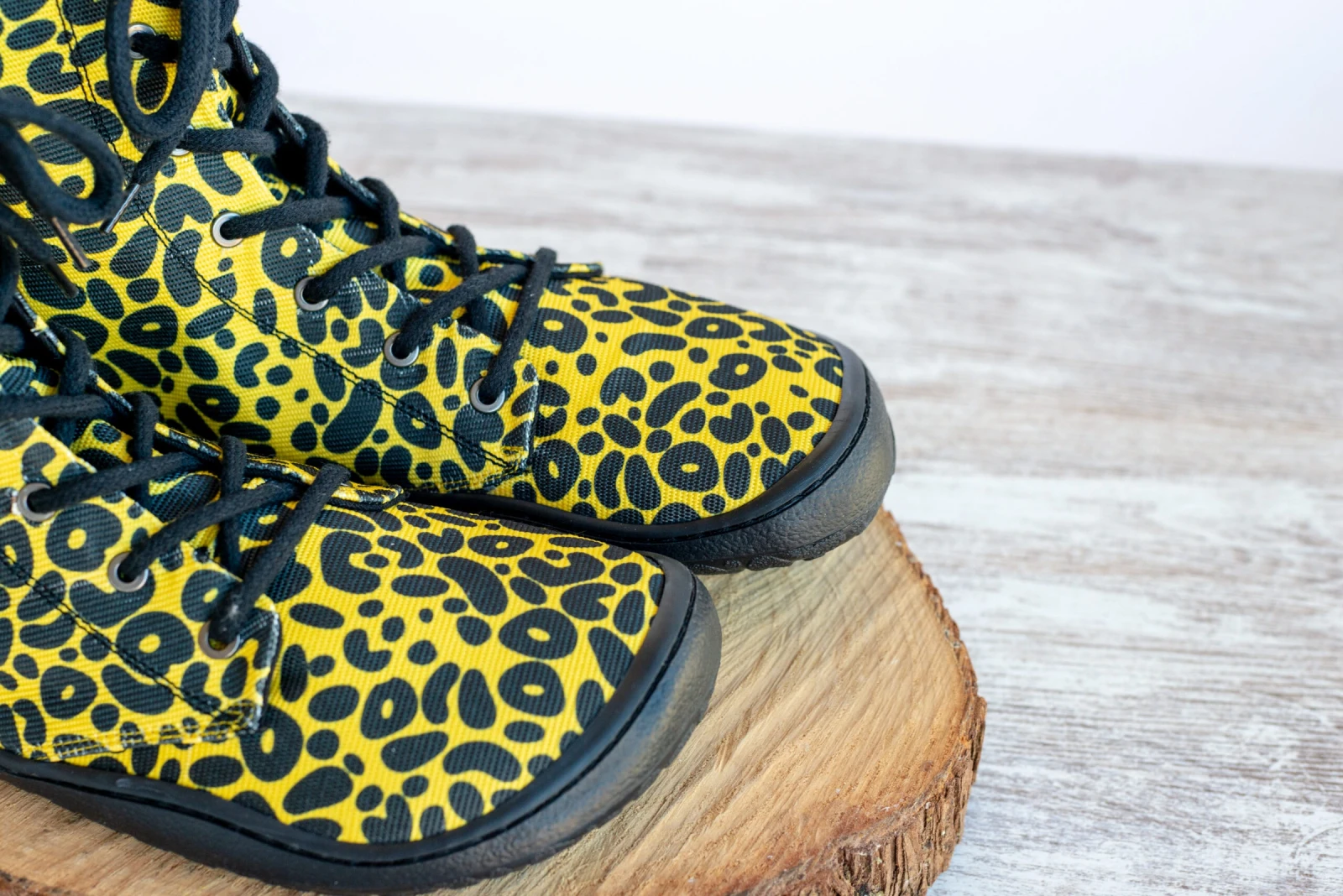 Босоногие ботинки Sambas the bambas Leo Amarillo — жёлтые леопардовые — фото 1 из 8
